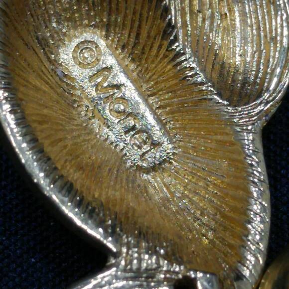 Vintage Monet Three Leaf Gold Plated Chain Necklace 1960s - Picture 8 of 9